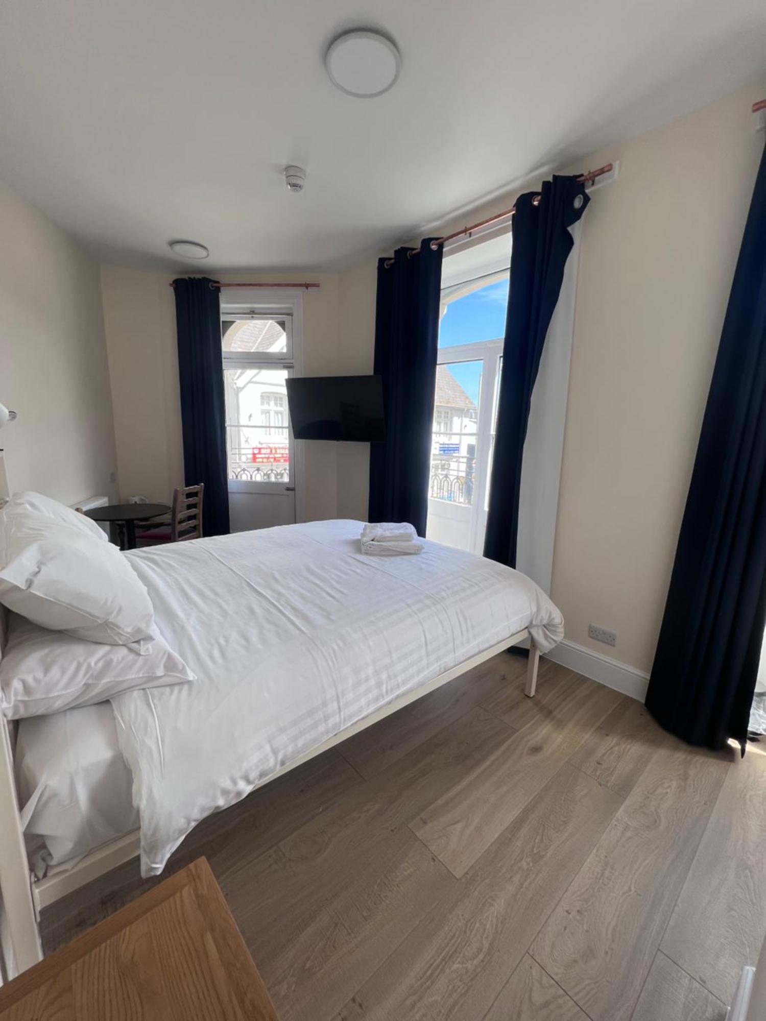 Hotel The Harbour Lights Ilfracombe Exterior foto